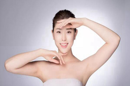 女性脸部为什么毛孔会粗大？该怎么缓解这样的情况