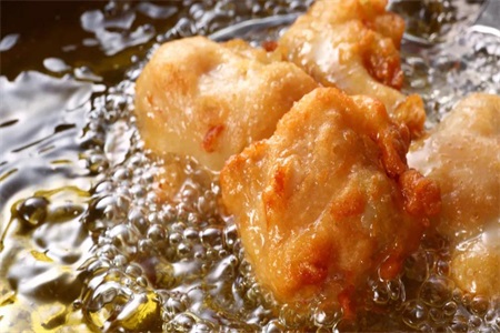 这类食物诱惑力十足，但会让你肌肤出现老化、细纹和暗沉
