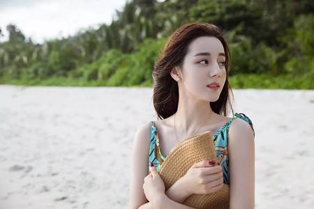 热巴那么美，也抗不过这个地方的衰老