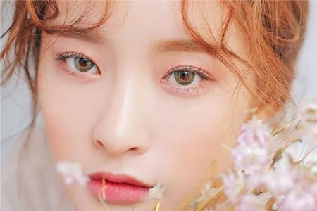 韩式水光肌的打造方法，让女生青春亮眼过春天
