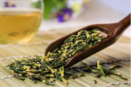 苦丁茶的五大功效与作用，清热润肠缓解便秘痛苦