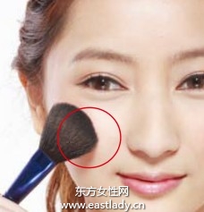 三种不同脸型腮红的画法