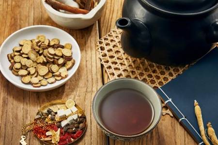 黑眼圈怎样消除最有效果的方法是什么 1款清瘴茶快速祛黑眼圈
