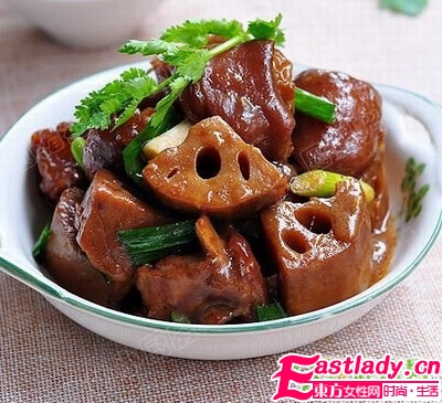饮食美容 莲藕焖猪手