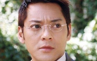 连亲生儿子都不认的渣男，吸毒被抓后身败名裂，如今成这样