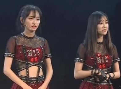SNH48冯薪朵黄婷婷宣布辞去队长职务，并为之前的风波道歉