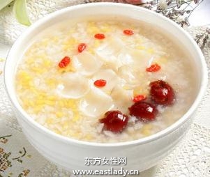 夏季常喝养生粥 让你气色红润