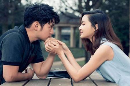 婚姻里为什么男性永远比女性潇洒 为什么在婚姻育儿中女性付出更多