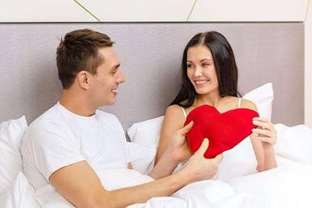 夫妻婚后该不该分床睡 女子婚后出现难以启齿的毛病怎么办