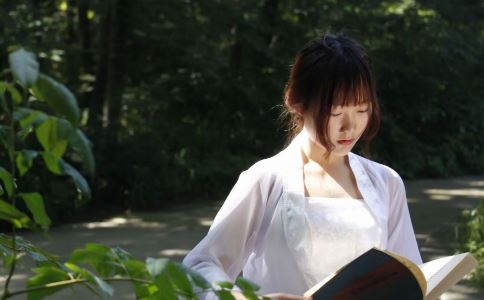 白羊座女生如何追求 与白羊座女生交往的技巧